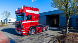 20260329-Tom-Holding-00243